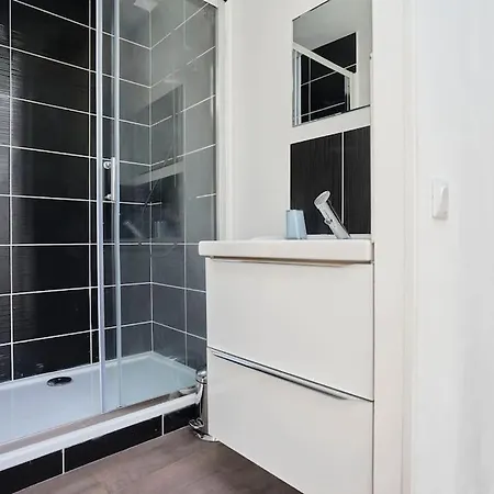 Ng Suitehome - Lille I Jouffroy - Balneo - Netflix - Wifi - Kitchenette - Jardin Apartment