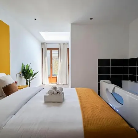Ng Suitehome - Lille I Jouffroy - Balneo - Netflix - Wifi - Kitchenette - Jardin *